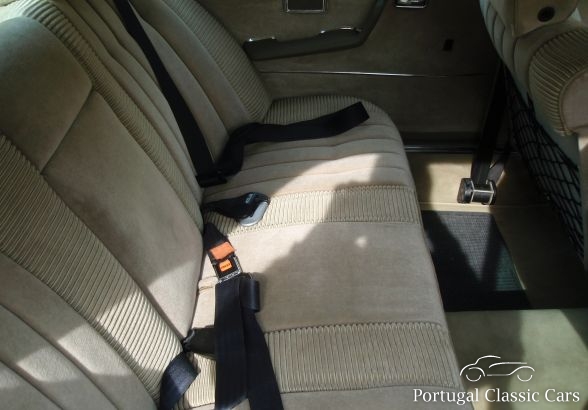 Mercedes Benz 300 SEL 3.5 V8 W109